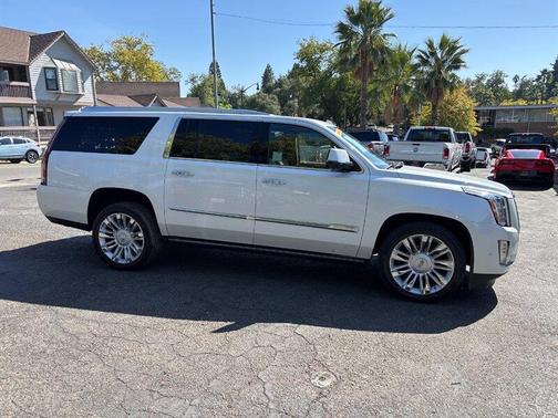 2017 Cadillac Escalade ESV Platinum