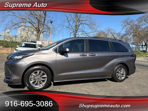 2023 Toyota Sienna XLE