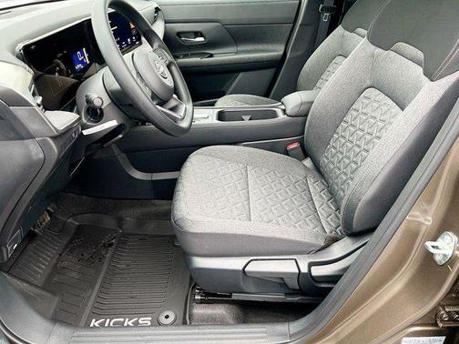 Canyon Bronze Metallic 2026 Nissan Kicks SV