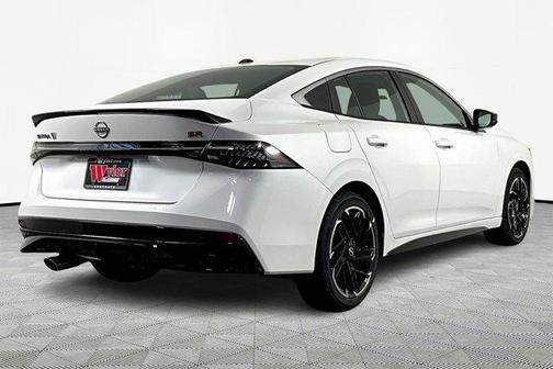 Aspen White Tricoat 2026 Nissan Sentra SR