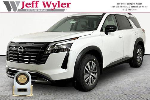Everest White Pearl Tricoat 2026 Nissan Pathfinder SL