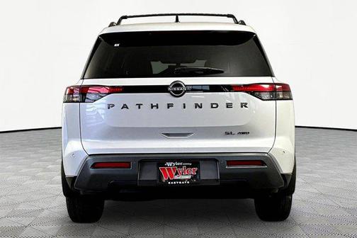 Everest White Pearl Tricoat 2026 Nissan Pathfinder SL