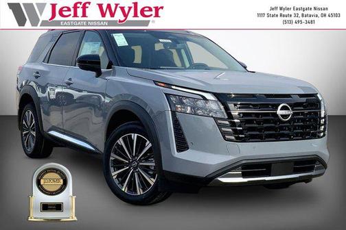 Boulder Gray Pearl/Super Black 2026 Nissan Pathfinder Platinum