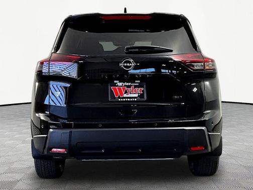 Super Black 2026 Nissan Rogue Dark Armor