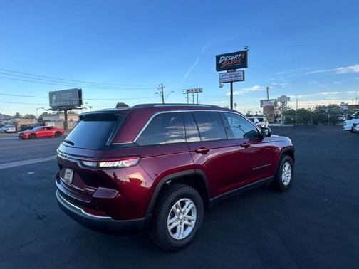 Velvet Red Pearlcoat 2023 Jeep Grand Cherokee Laredo