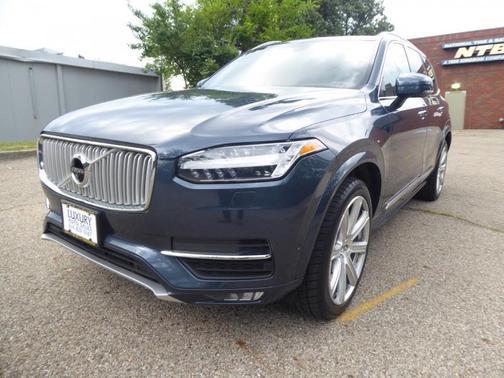 Photo 3 of 21 of 2019 Volvo XC90 T6 Inscription