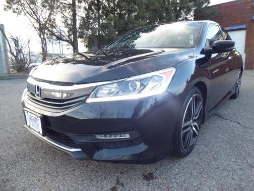 Photo 5 of 22 of 2016 Honda Accord Sport