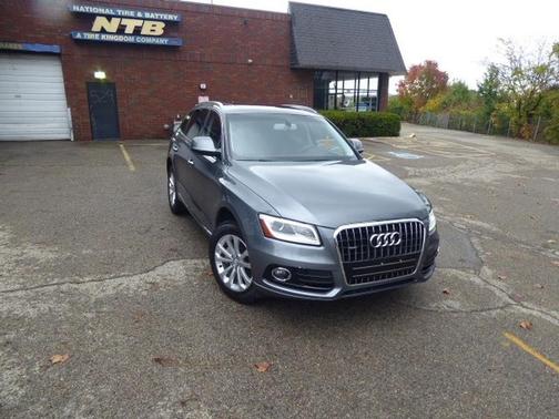 Photo 2 of 30 of 2016 Audi Q5 2.0T Premium