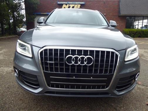 Photo 4 of 30 of 2016 Audi Q5 2.0T Premium