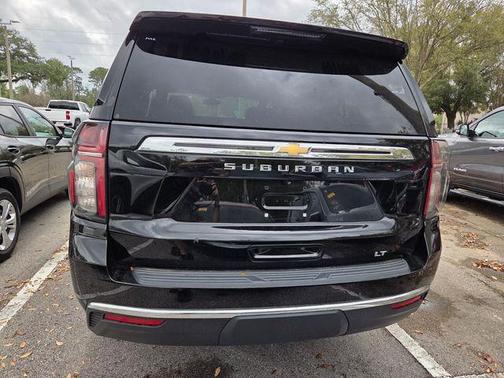 2022 Chevrolet Suburban LT