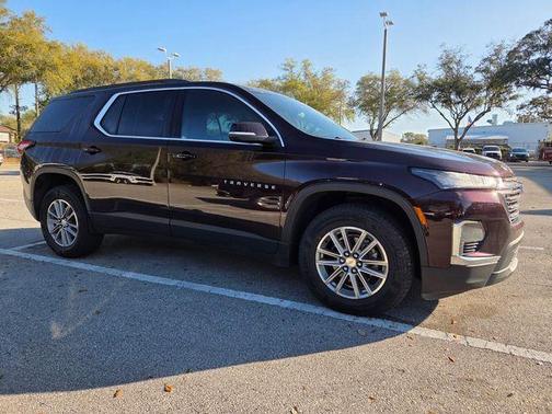 Black Cherry Metallic 2023 Chevrolet Traverse LT Cloth