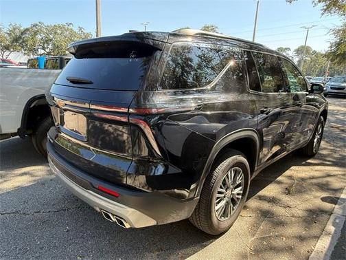 2025 Chevrolet Traverse LT