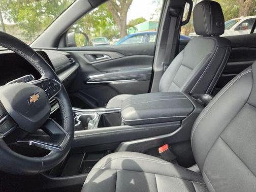 Radiant Red 2025 Chevrolet Traverse LT