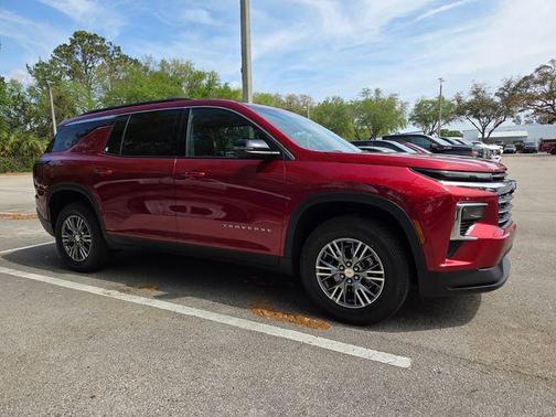 Radiant Red 2025 Chevrolet Traverse LT