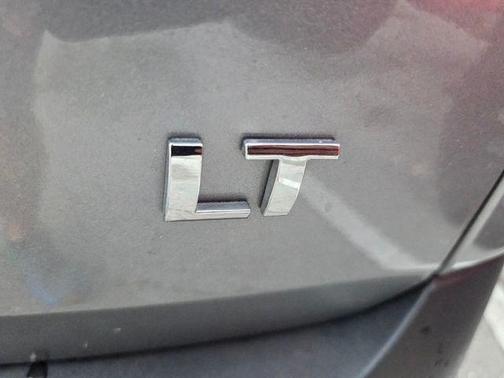 Sterling Gray Metallic 2023 Chevrolet Traverse LT Cloth