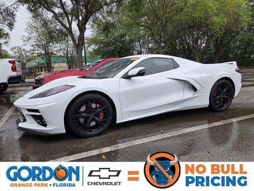 Arctic White 2021 Chevrolet Corvette Stingray w/3LT