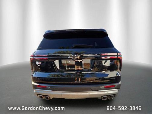Mosaic Black Metallic 2026 Chevrolet Traverse Z71