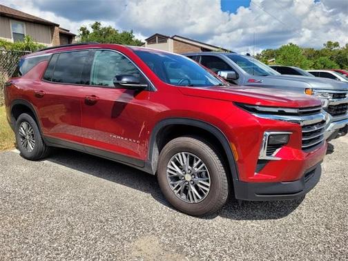 2025 Chevrolet Traverse LT
