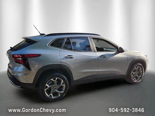 Sterling Gray Metallic 2025 Chevrolet Trax LT