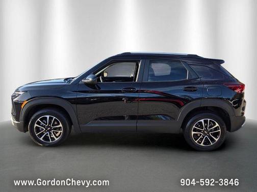 Mosaic Black Metallic 2025 Chevrolet Trailblazer LT