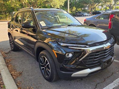 Mosaic Black Metallic 2025 Chevrolet Trailblazer LT