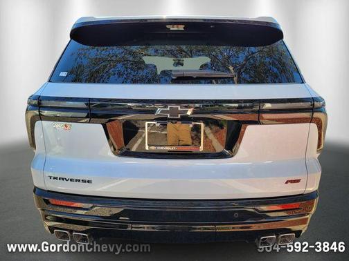 Polar White 2026 Chevrolet Traverse RS