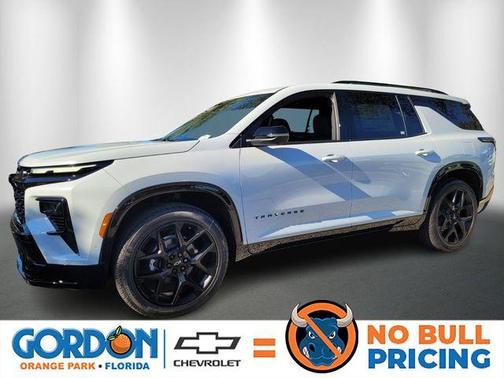 Polar White 2026 Chevrolet Traverse RS