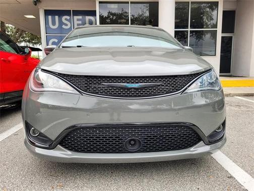 2020 Chrysler Pacifica Hybrid Limited