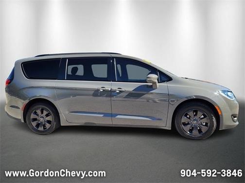 2020 Chrysler Pacifica Hybrid Limited