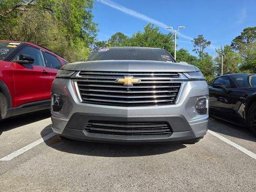 Sterling Gray Metallic 2023 Chevrolet Traverse Premier