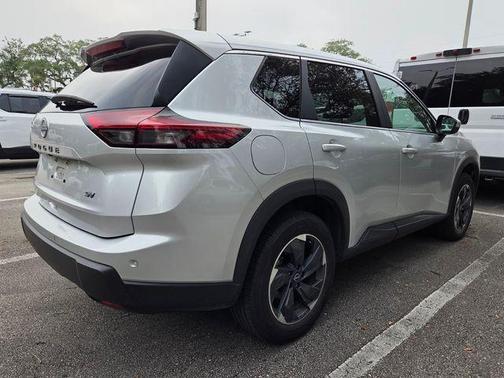 Brilliant Silver Metallic 2024 Nissan Rogue SV