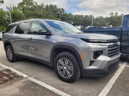 2025 Chevrolet Traverse LT