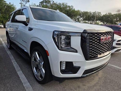 Summit White 2023 GMC Yukon XL SLT