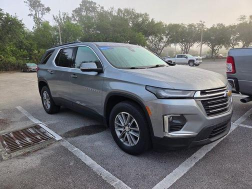 Sterling Gray Metallic 2023 Chevrolet Traverse LT Cloth