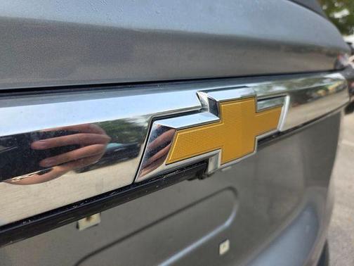 Sterling Gray Metallic 2023 Chevrolet Traverse LT Cloth