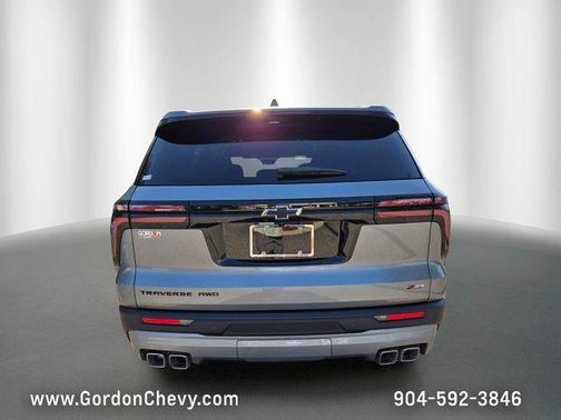 Sterling Gray Metallic 2026 Chevrolet Traverse Z71