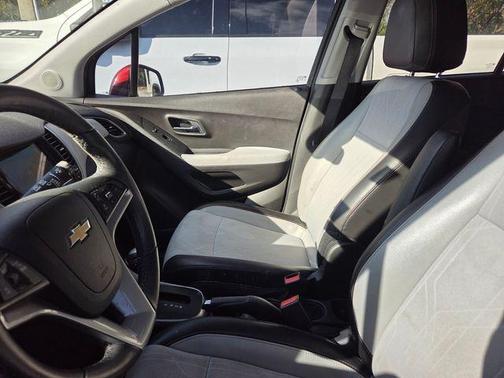 Cajun Red Tintcoat 2018 Chevrolet Trax LT