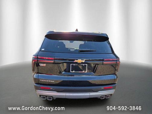 Mosaic Black Metallic 2026 Chevrolet Traverse LT