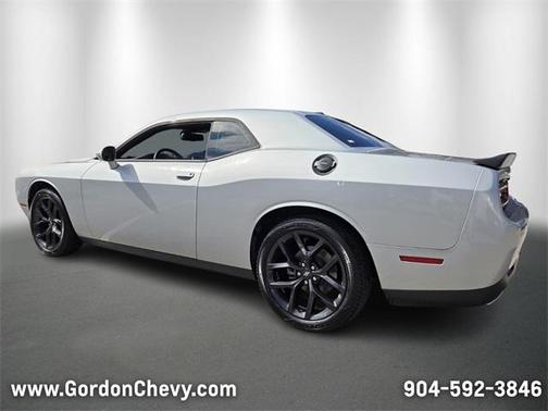2022 Dodge Challenger SXT