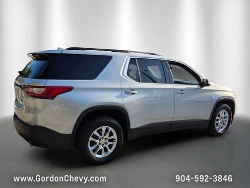 Silver Ice Metallic 2019 Chevrolet Traverse LT Cloth
