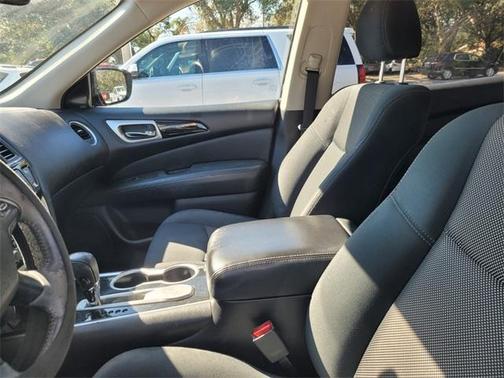 2019 Nissan Pathfinder SV