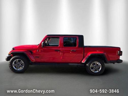 Firecracker Red Clearcoat 2022 Jeep Gladiator Sport