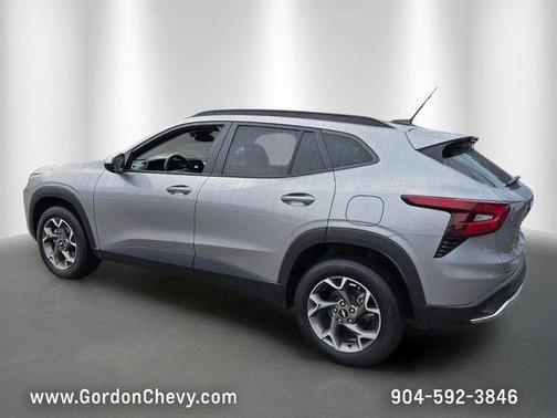 Sterling Gray Metallic 2025 Chevrolet Trax LT
