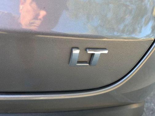 Sterling Gray Metallic 2025 Chevrolet Trax LT