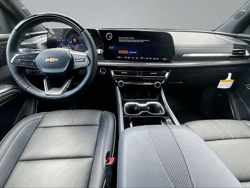 Polar White 2026 Chevrolet Traverse High Country