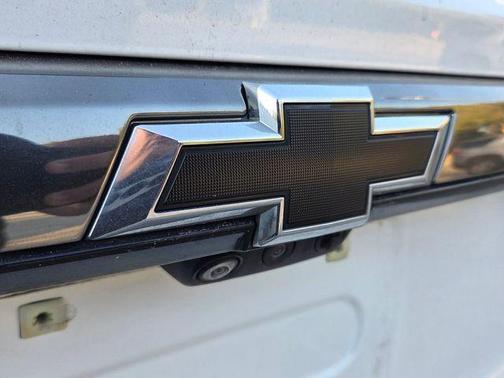 Summit White 2023 Chevrolet Traverse Premier