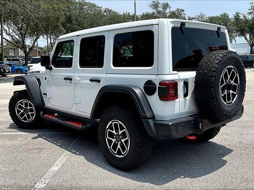 Bright White Clearcoat 2024 Jeep Wrangler Rubicon