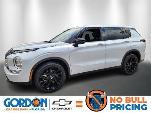 2022 Mitsubishi Outlander SE