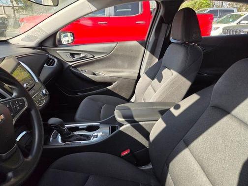 Mineral Gray Metallic 2025 Chevrolet Malibu LT