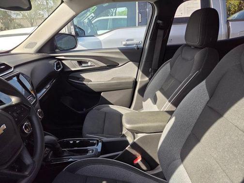 Sterling Gray Metallic 2023 Chevrolet Trailblazer LT
